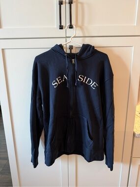 The Seaside Style Zip Hoodie in Navy